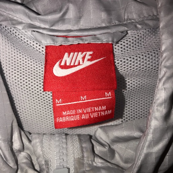 Nike Windbreaker - Picture 4 of 5